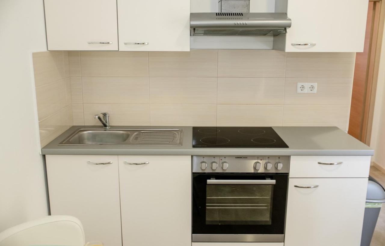 Apartments Vladimir 2835 라브 외부 사진